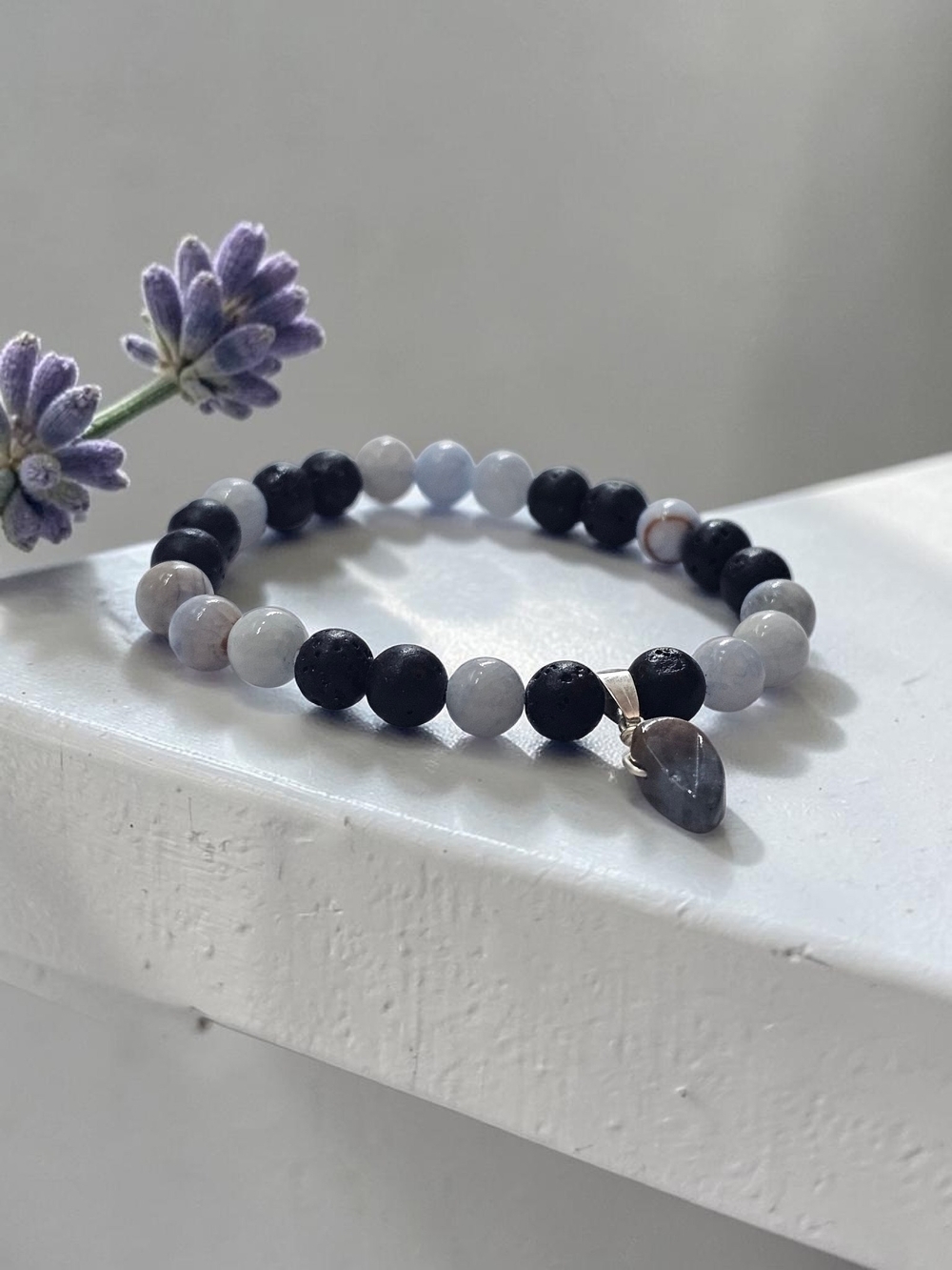 Labradorite & Lava Bead Stretch Bracelet - Black and Gray